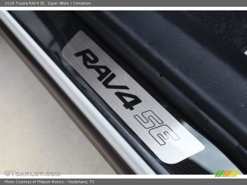  2018 RAV4 SE Logo