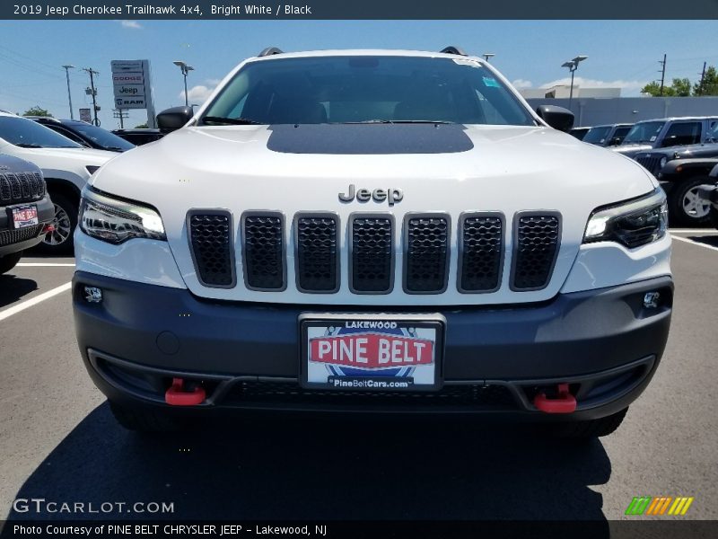 Bright White / Black 2019 Jeep Cherokee Trailhawk 4x4