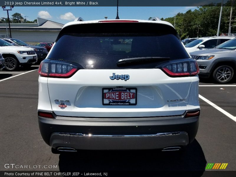 Bright White / Black 2019 Jeep Cherokee Limited 4x4