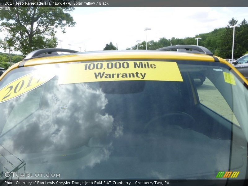 Solar Yellow / Black 2017 Jeep Renegade Trailhawk 4x4