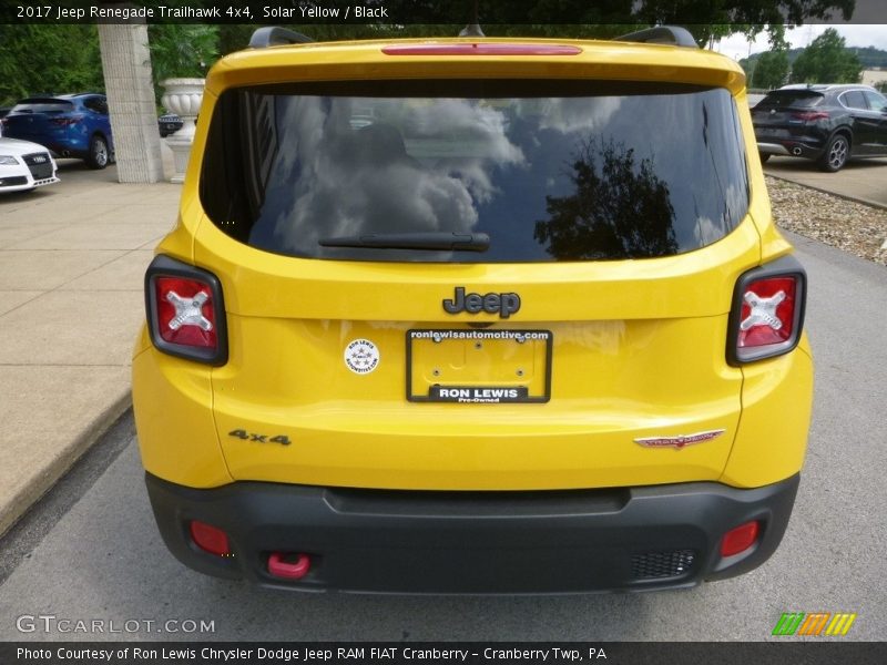 Solar Yellow / Black 2017 Jeep Renegade Trailhawk 4x4