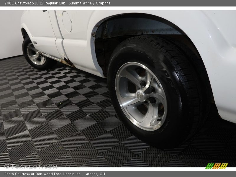 Summit White / Graphite 2001 Chevrolet S10 LS Regular Cab