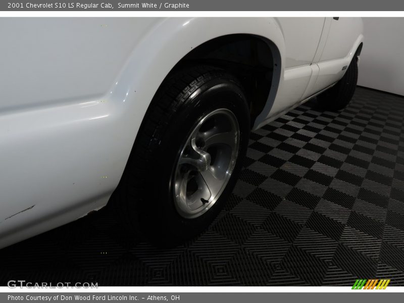 Summit White / Graphite 2001 Chevrolet S10 LS Regular Cab