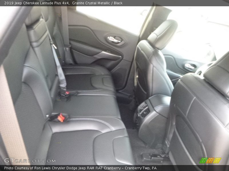 Granite Crystal Metallic / Black 2019 Jeep Cherokee Latitude Plus 4x4
