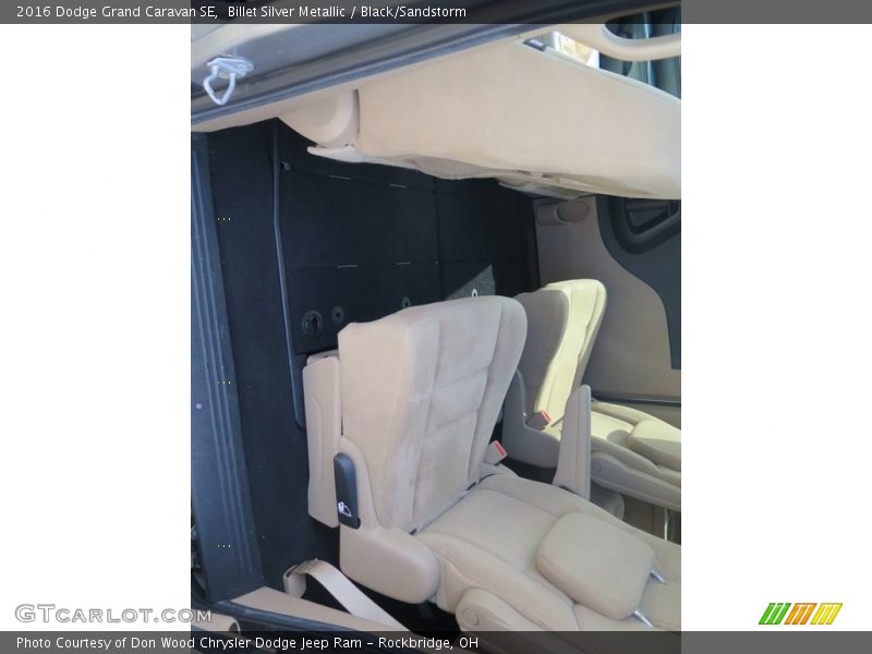 Billet Silver Metallic / Black/Sandstorm 2016 Dodge Grand Caravan SE