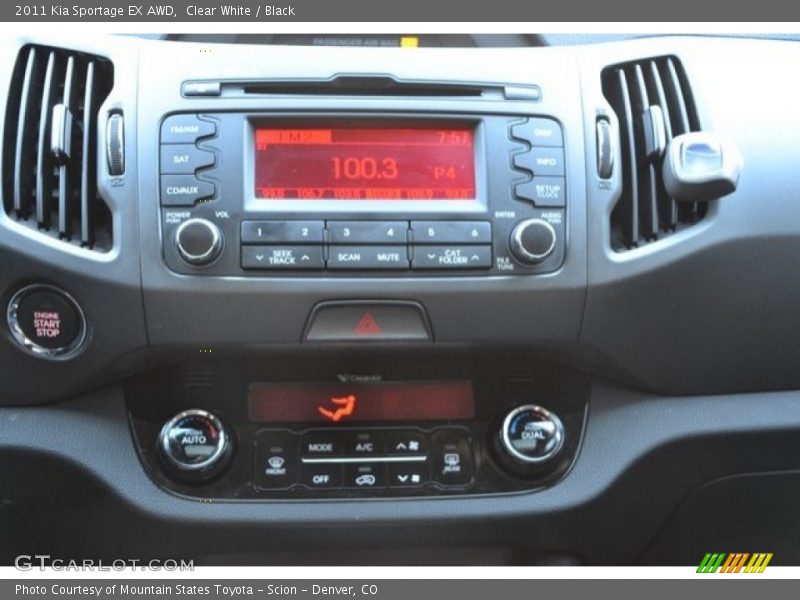 Clear White / Black 2011 Kia Sportage EX AWD