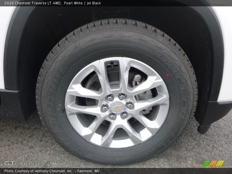 Pearl White / Jet Black 2019 Chevrolet Traverse LT AWD