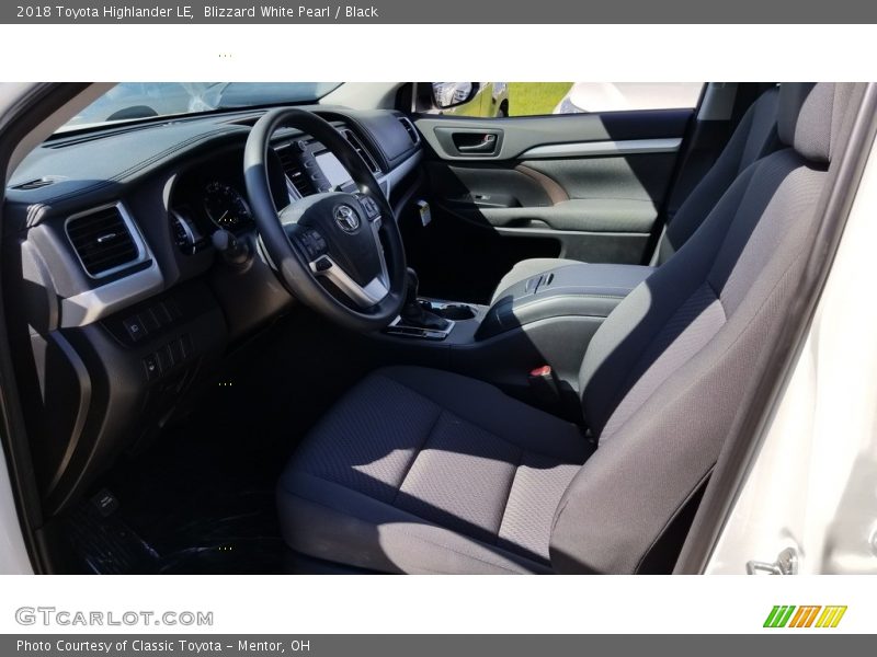 Blizzard White Pearl / Black 2018 Toyota Highlander LE