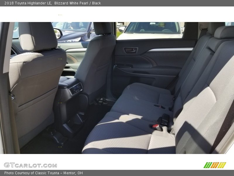 Blizzard White Pearl / Black 2018 Toyota Highlander LE