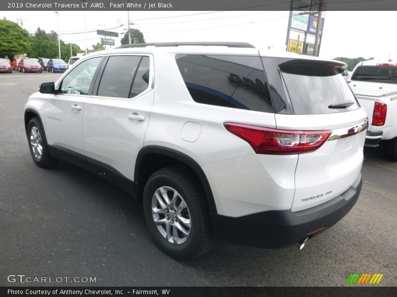 Pearl White / Jet Black 2019 Chevrolet Traverse LT AWD