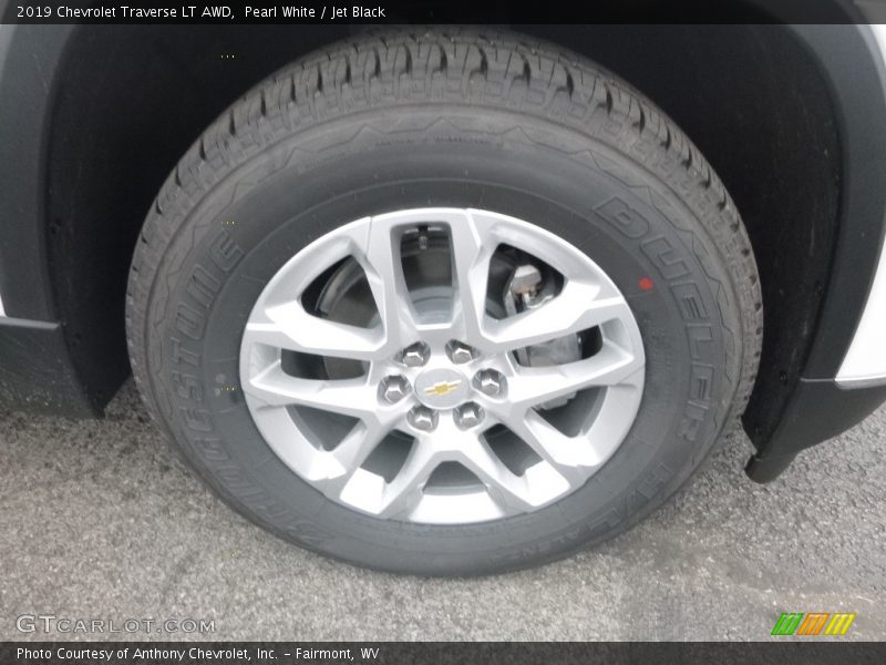 Pearl White / Jet Black 2019 Chevrolet Traverse LT AWD