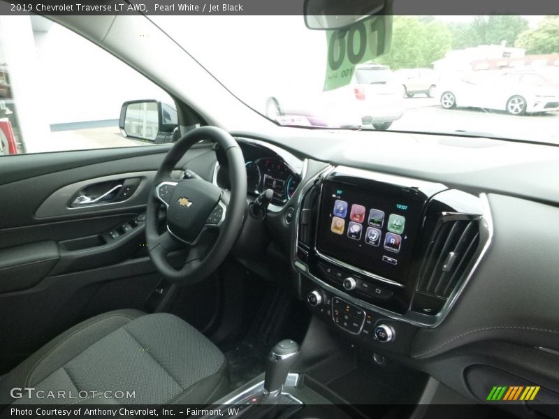 Pearl White / Jet Black 2019 Chevrolet Traverse LT AWD
