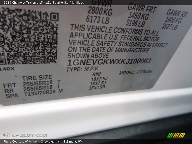 Pearl White / Jet Black 2019 Chevrolet Traverse LT AWD