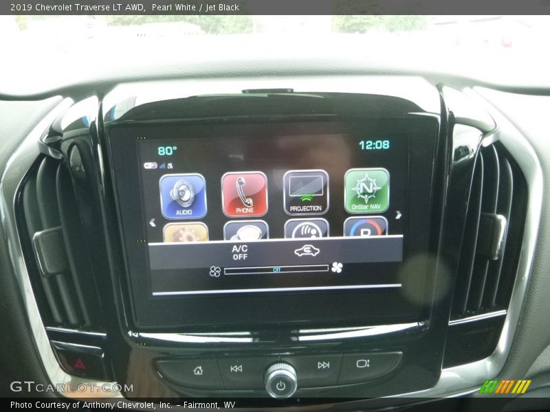 Pearl White / Jet Black 2019 Chevrolet Traverse LT AWD