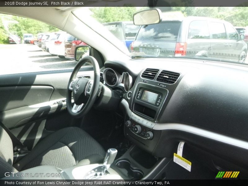 Pitch Black / Black 2018 Dodge Journey SE