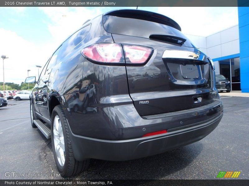 Tungsten Metallic / Ebony 2016 Chevrolet Traverse LT AWD
