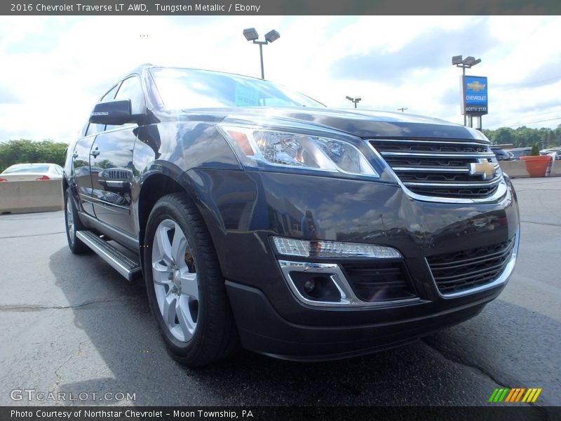 Tungsten Metallic / Ebony 2016 Chevrolet Traverse LT AWD