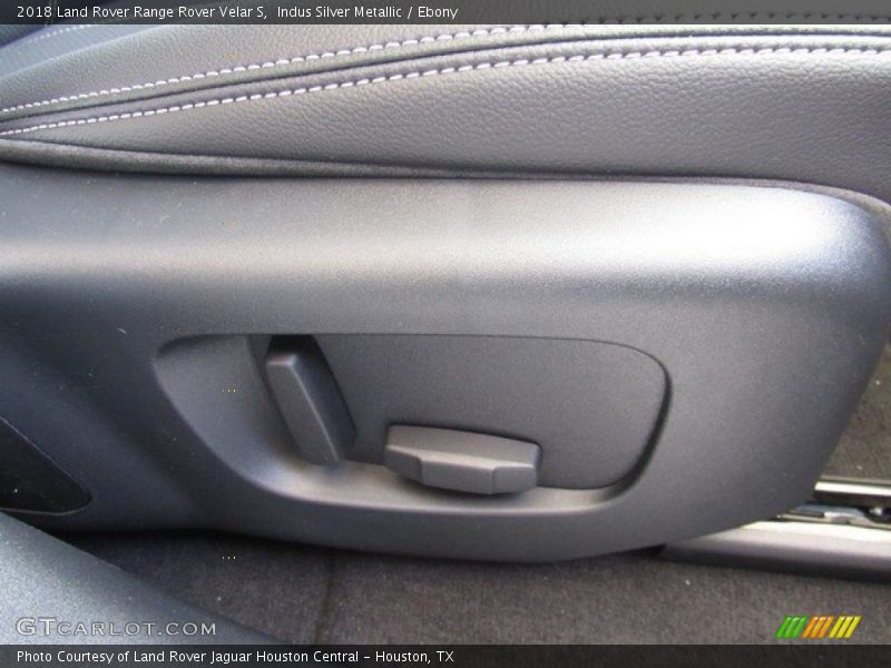 Indus Silver Metallic / Ebony 2018 Land Rover Range Rover Velar S