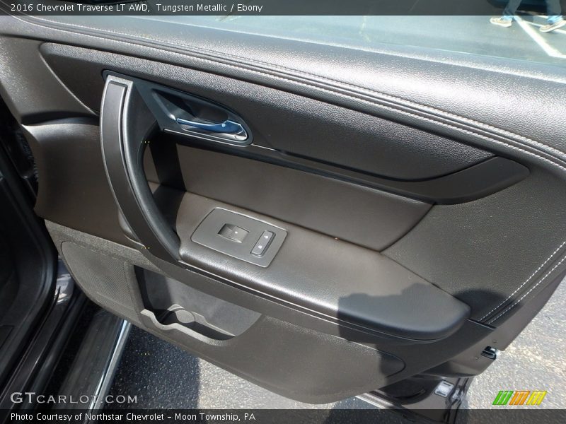 Tungsten Metallic / Ebony 2016 Chevrolet Traverse LT AWD