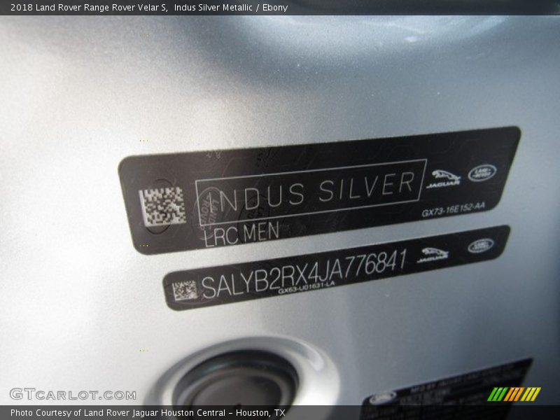 Indus Silver Metallic / Ebony 2018 Land Rover Range Rover Velar S