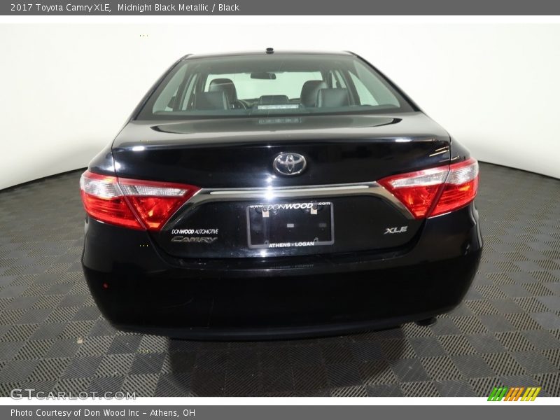 Midnight Black Metallic / Black 2017 Toyota Camry XLE