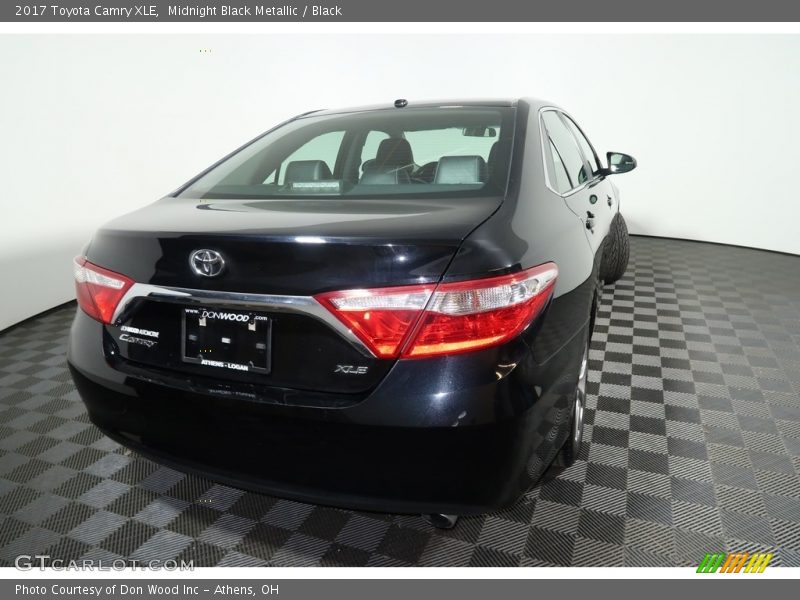 Midnight Black Metallic / Black 2017 Toyota Camry XLE