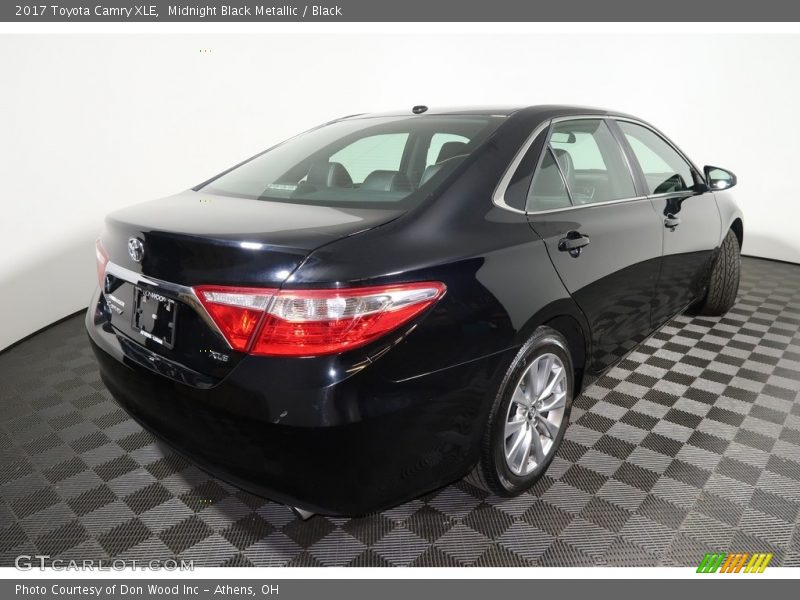 Midnight Black Metallic / Black 2017 Toyota Camry XLE