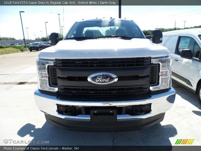 Oxford White / Earth Gray 2018 Ford F250 Super Duty XL Regular Cab 4x4
