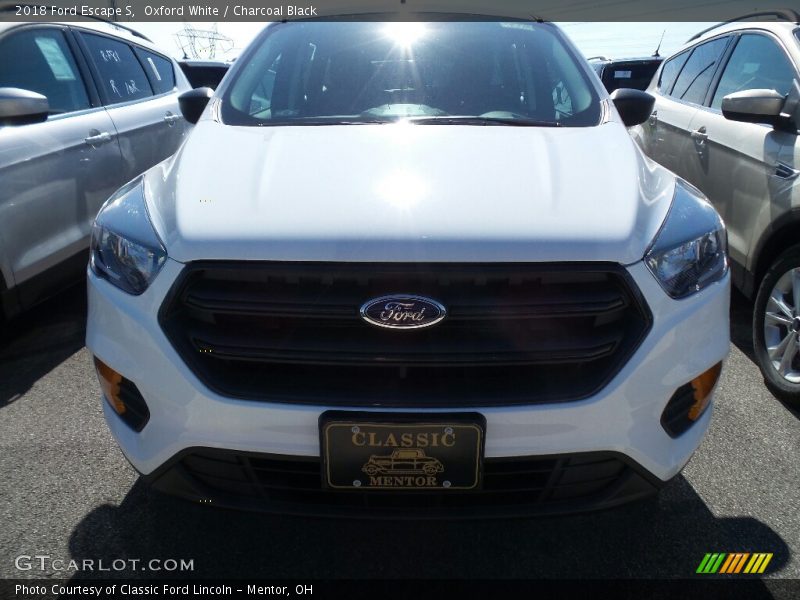 Oxford White / Charcoal Black 2018 Ford Escape S