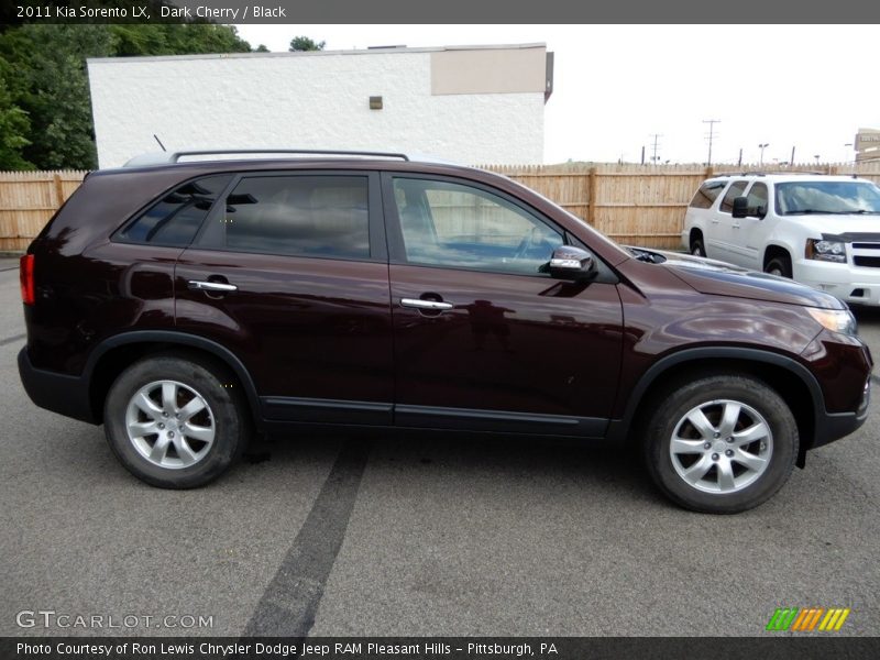 Dark Cherry / Black 2011 Kia Sorento LX