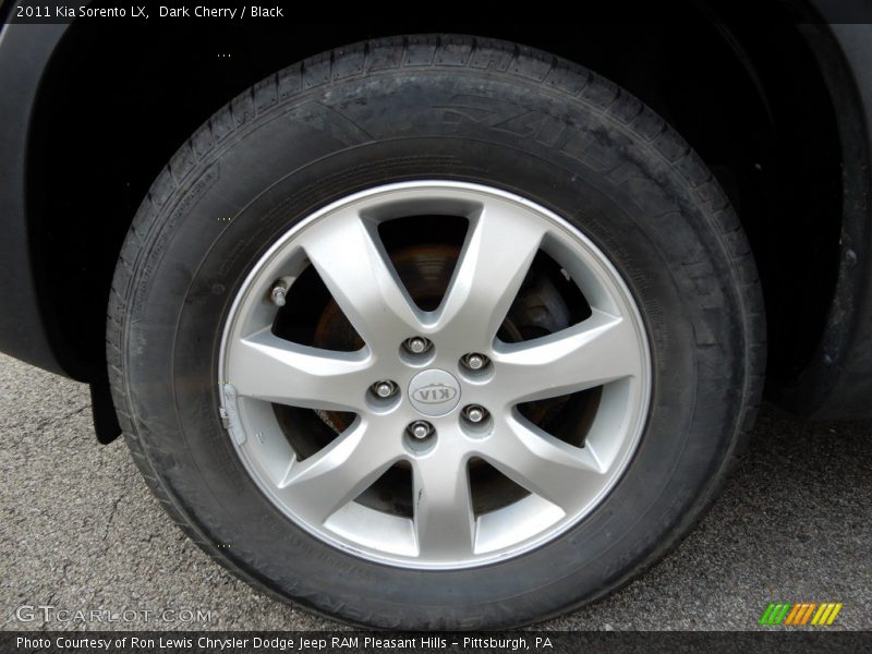 Dark Cherry / Black 2011 Kia Sorento LX