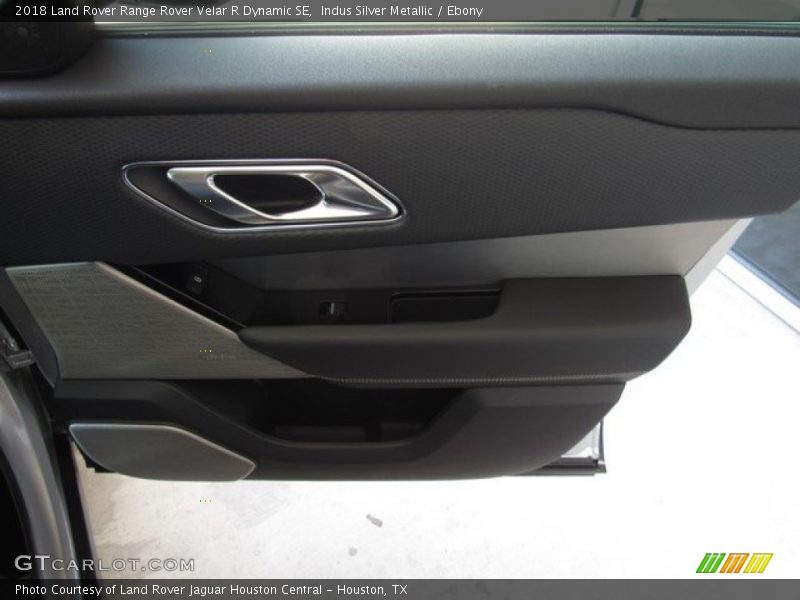 Indus Silver Metallic / Ebony 2018 Land Rover Range Rover Velar R Dynamic SE