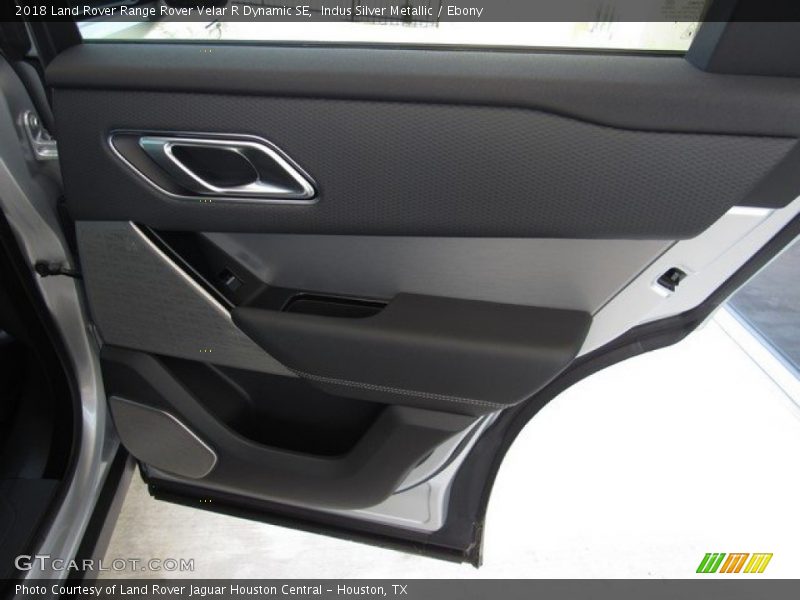 Indus Silver Metallic / Ebony 2018 Land Rover Range Rover Velar R Dynamic SE