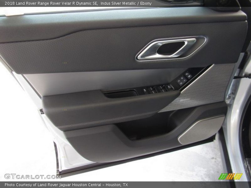 Indus Silver Metallic / Ebony 2018 Land Rover Range Rover Velar R Dynamic SE