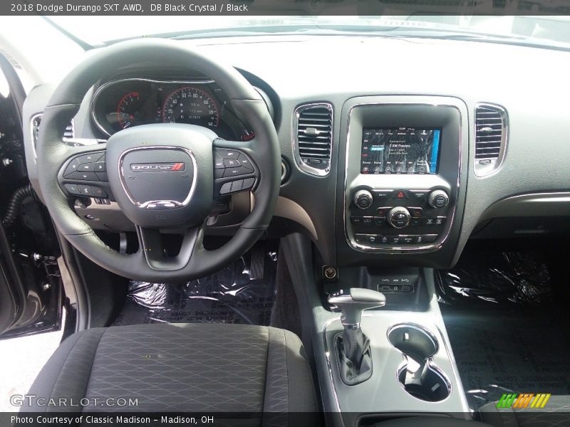 DB Black Crystal / Black 2018 Dodge Durango SXT AWD