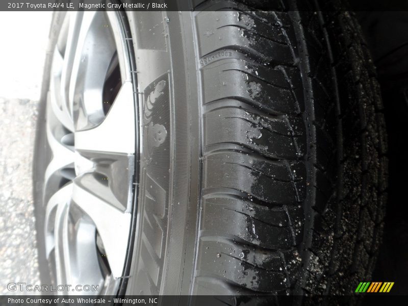 Magnetic Gray Metallic / Black 2017 Toyota RAV4 LE