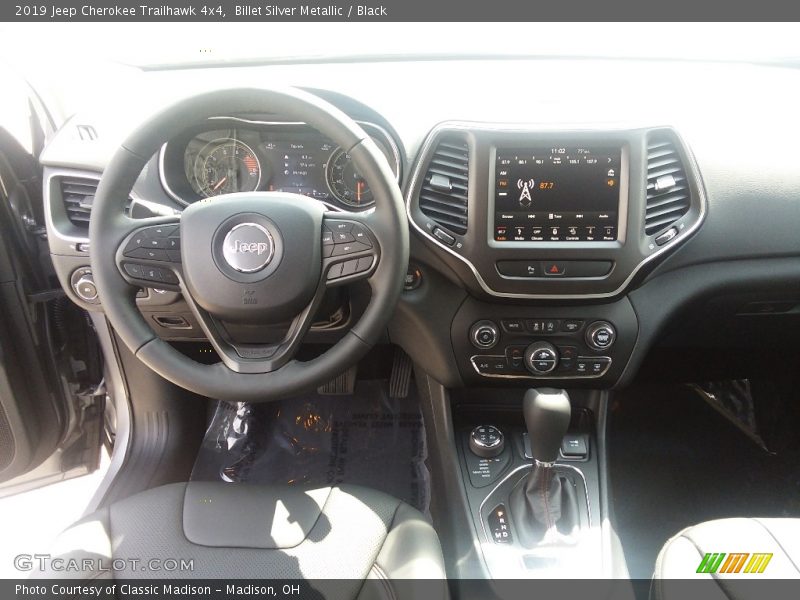 Billet Silver Metallic / Black 2019 Jeep Cherokee Trailhawk 4x4