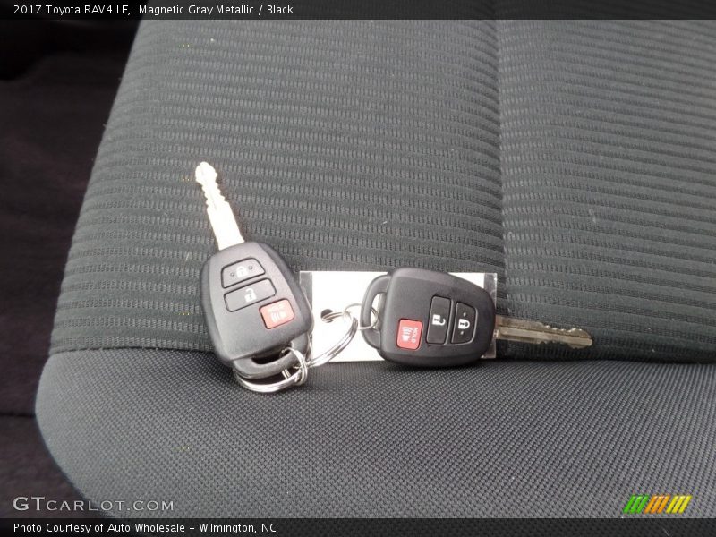 Magnetic Gray Metallic / Black 2017 Toyota RAV4 LE