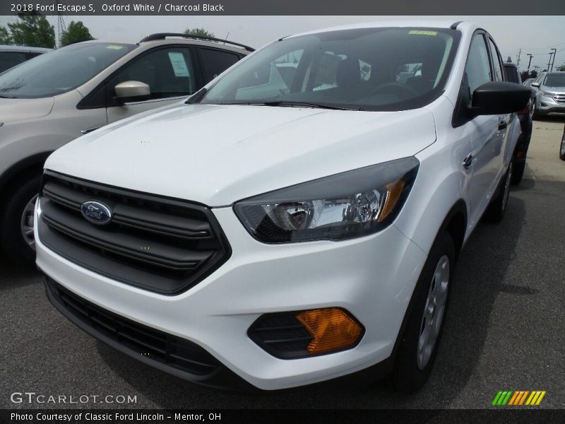Oxford White / Charcoal Black 2018 Ford Escape S