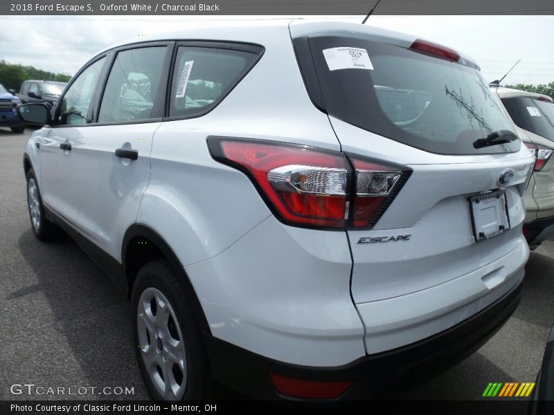 Oxford White / Charcoal Black 2018 Ford Escape S