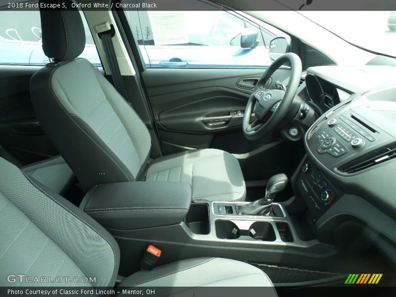 Oxford White / Charcoal Black 2018 Ford Escape S