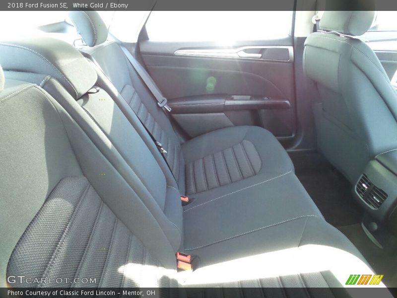 White Gold / Ebony 2018 Ford Fusion SE