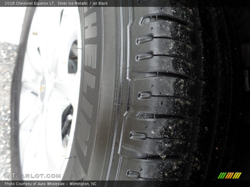 Silver Ice Metallic / Jet Black 2018 Chevrolet Equinox LT