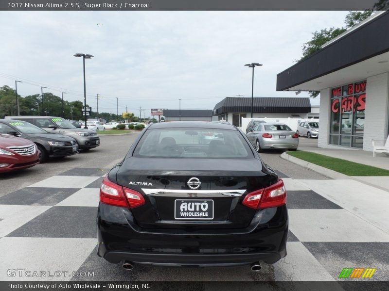 Super Black / Charcoal 2017 Nissan Altima 2.5 S