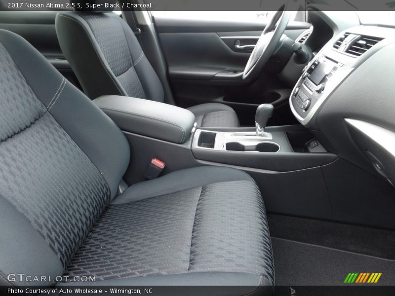 Super Black / Charcoal 2017 Nissan Altima 2.5 S