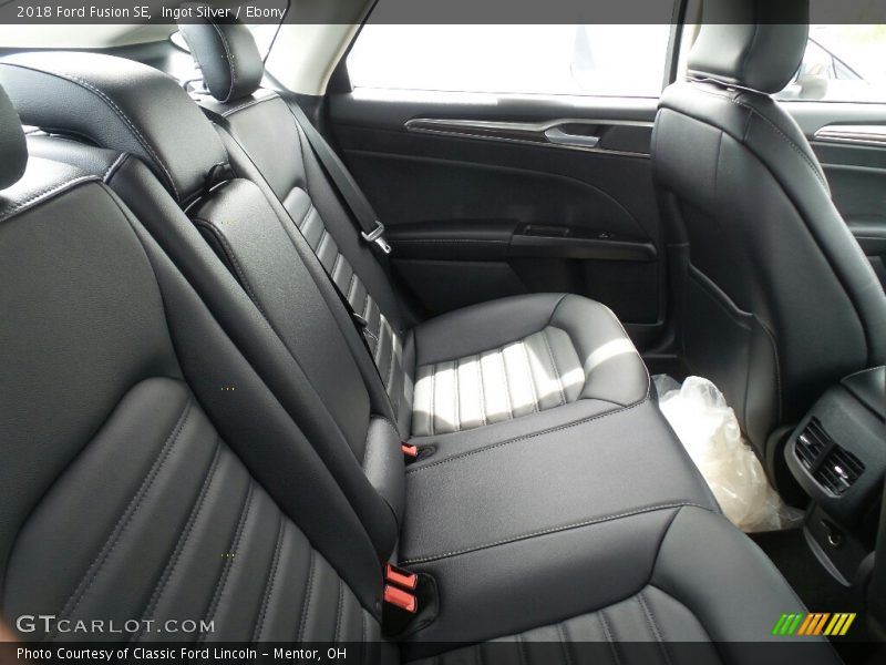 Ingot Silver / Ebony 2018 Ford Fusion SE