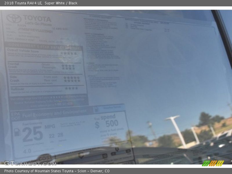 Super White / Black 2018 Toyota RAV4 LE