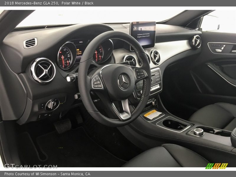 Polar White / Black 2018 Mercedes-Benz GLA 250