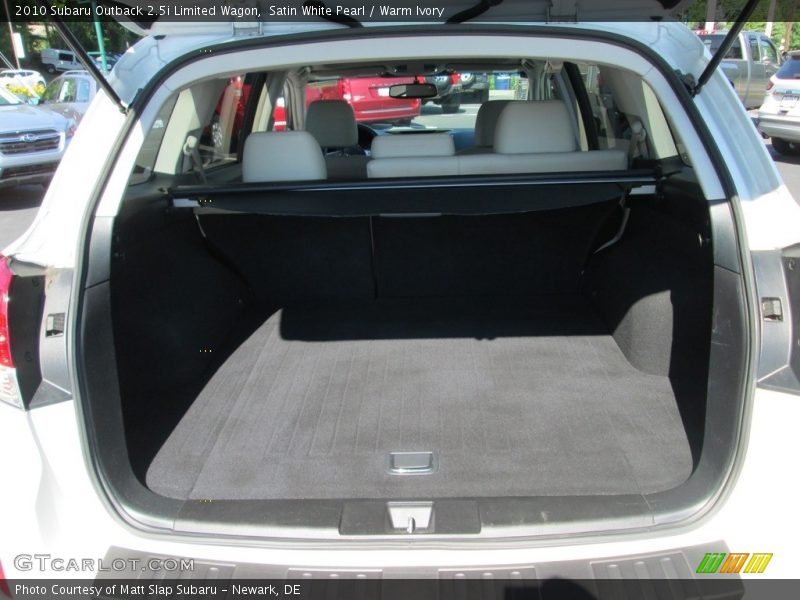 Satin White Pearl / Warm Ivory 2010 Subaru Outback 2.5i Limited Wagon