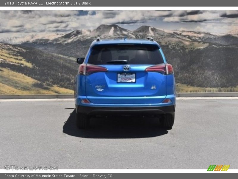 Electric Storm Blue / Black 2018 Toyota RAV4 LE